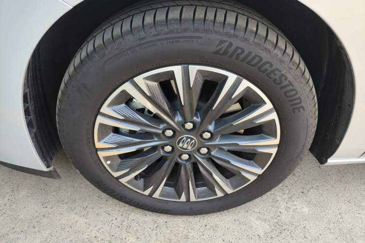 Used Buick GL8 2025 Lu Zun Deluxe Edition Left Front Wheel Hub