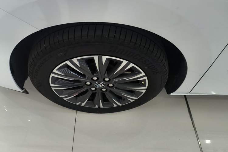 Used Buick GL8 2025 Lu Zun Deluxe Edition Left Front Wheel Hub
