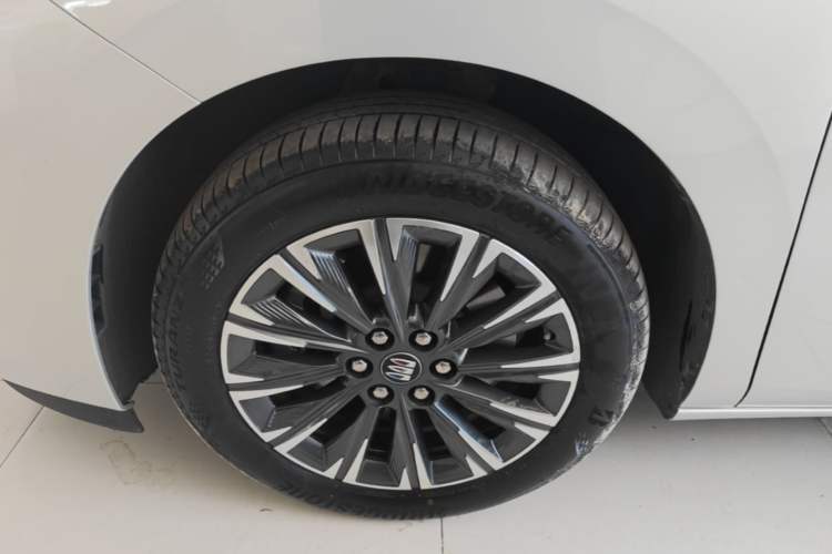 Used Buick GL8 2025 Lu Zun Smart Enjoyment Edition Left Front Wheel Hub