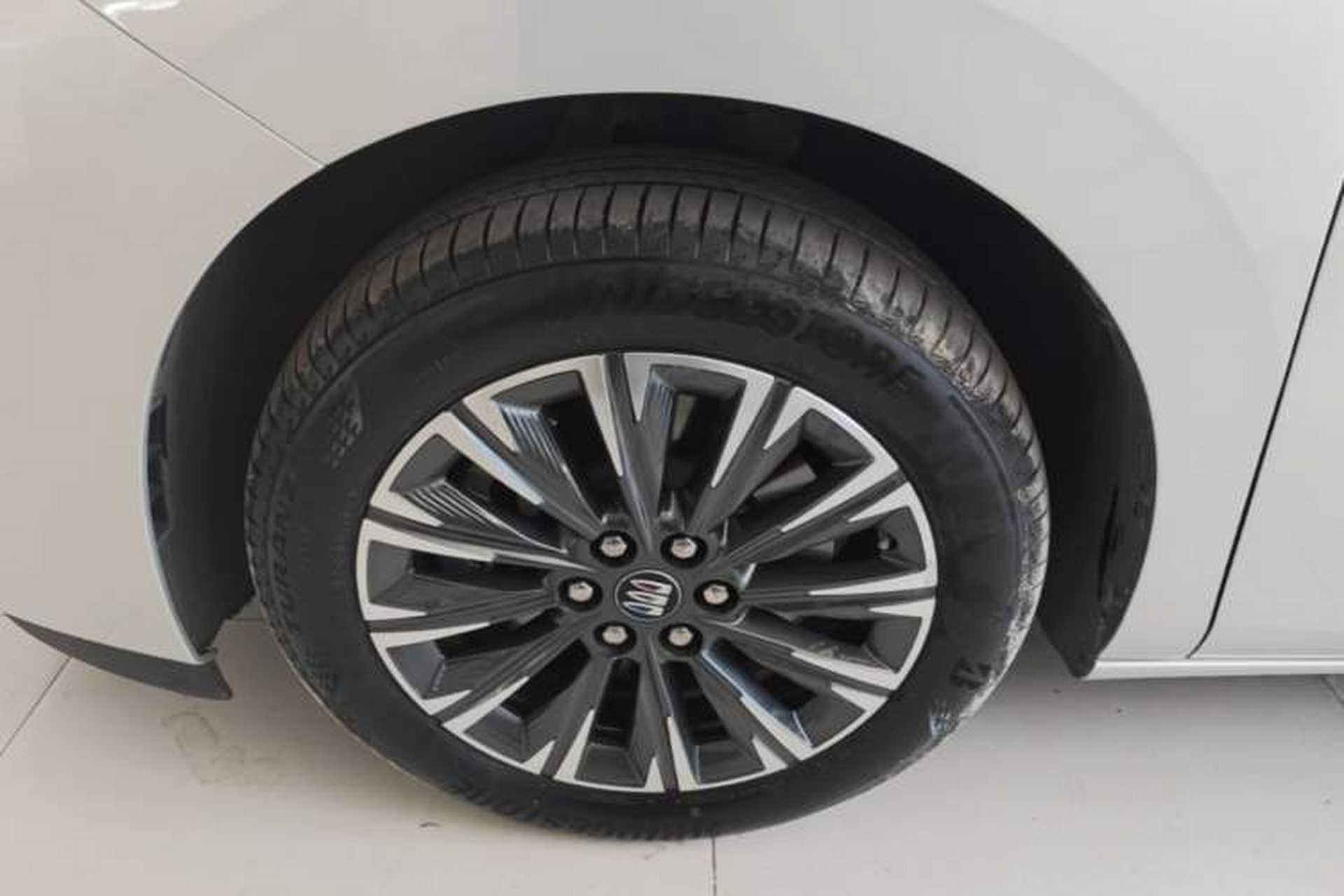 Used Buick GL8 2025 Lu Zun Smart Enjoyment Edition Left Front Wheel Hub