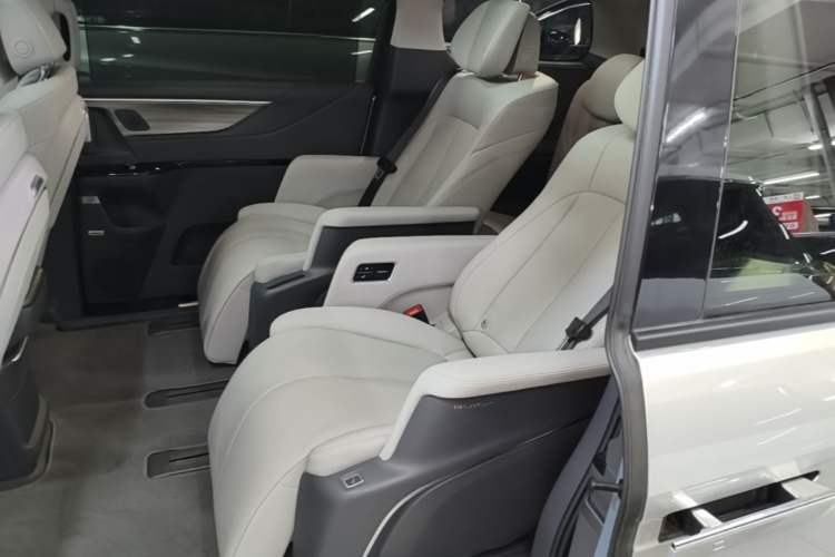 Used Buick GL8 2025 Lu Zun Deluxe Edition Left Rear Seat