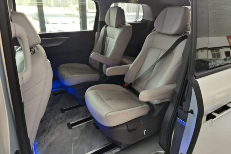 Used Buick GL8 2025 Lu Zun Smart Enjoyment Edition Left Rear Seat