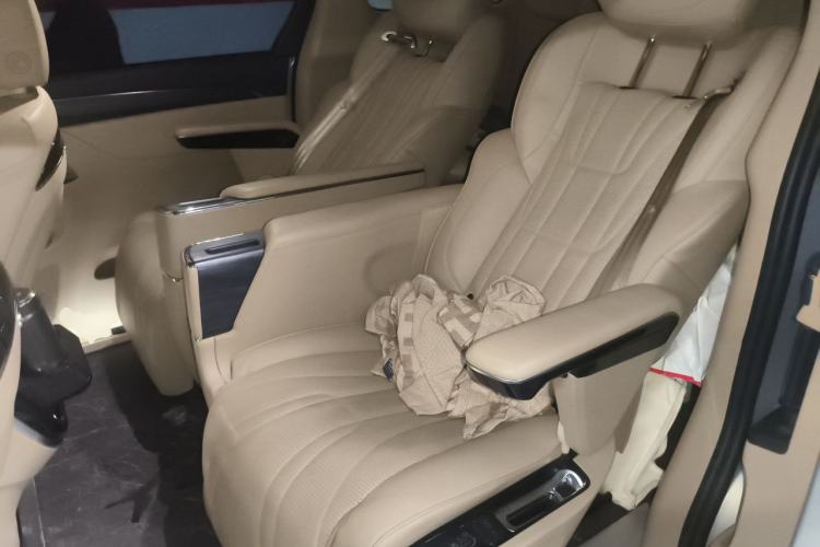 Used Buick GL8 2025 Model Land Cruiser Business Class Comfort DG Edition Left Rear Seat