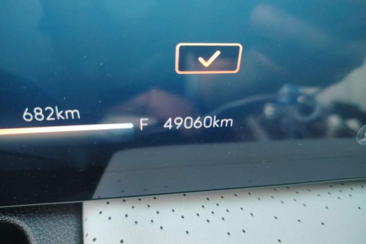 Used Buick GL8 2025 Lu Zun Smart Enjoyment Edition Odometer Close Up