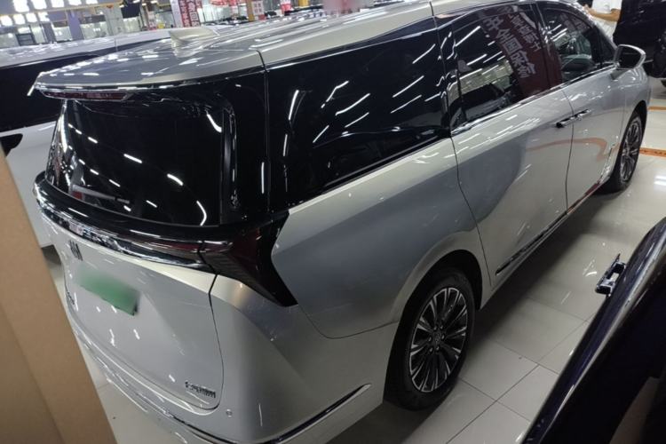 Used Buick GL8 2025 Lu Zun Deluxe Edition Rear Right 45 Deg