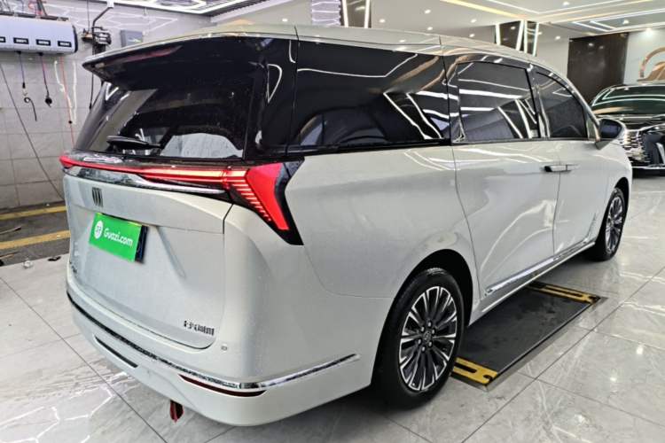 Used Buick GL8 2025 Lu Zun Deluxe Edition Rear Right 45 Deg
