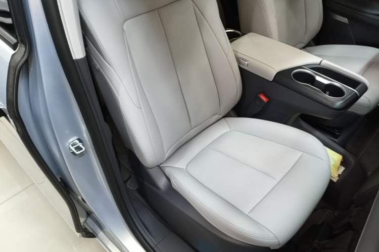 Used Buick GL8 2025 Lu Zun Deluxe Edition Right Front Seat