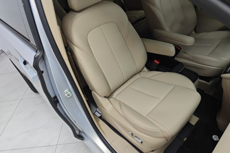 Used Buick GL8 2025 Model Land Executive Class First-Adoption Edition Right Front Seat