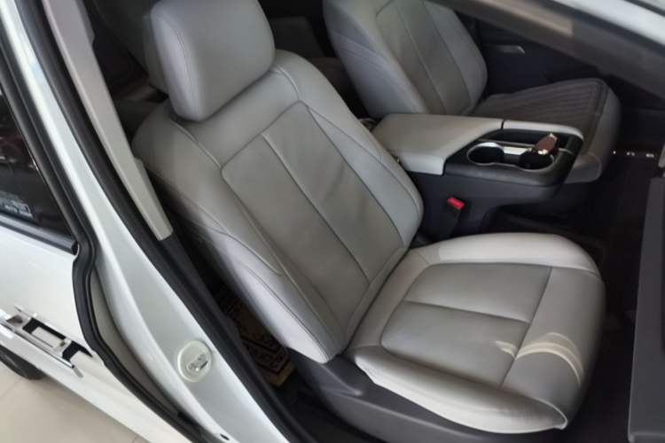 Used Buick GL8 2025 Lu Zun Deluxe Edition Right Front Seat