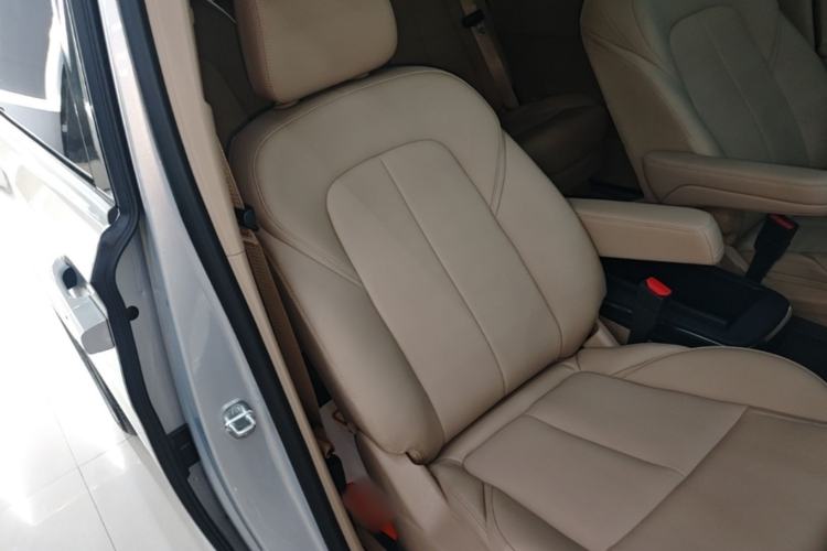 Used Buick GL8 2025 Model Land Cruiser Business Class Smart Enjoyment Edition Right Front Seat