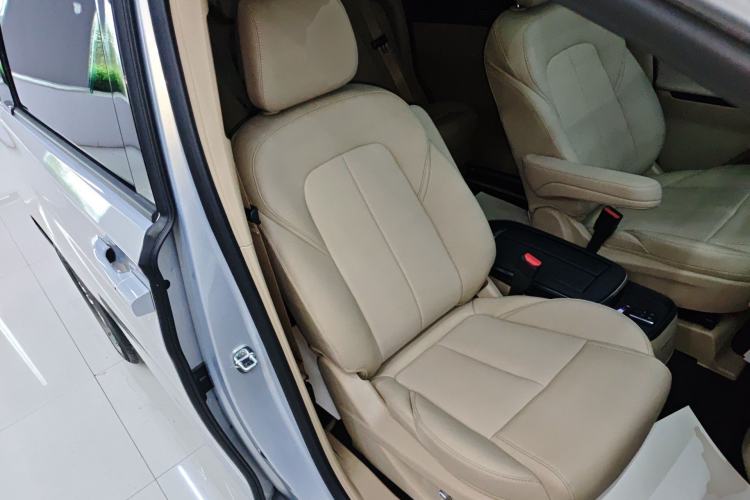 Used Buick GL8 2025 Model Land Executive Class First-Adoption Edition Right Front Seat