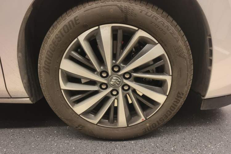 Used Buick GL8 2025 Lu Zun Smart Enjoyment & Yue Edition Right Front Wheel Hub