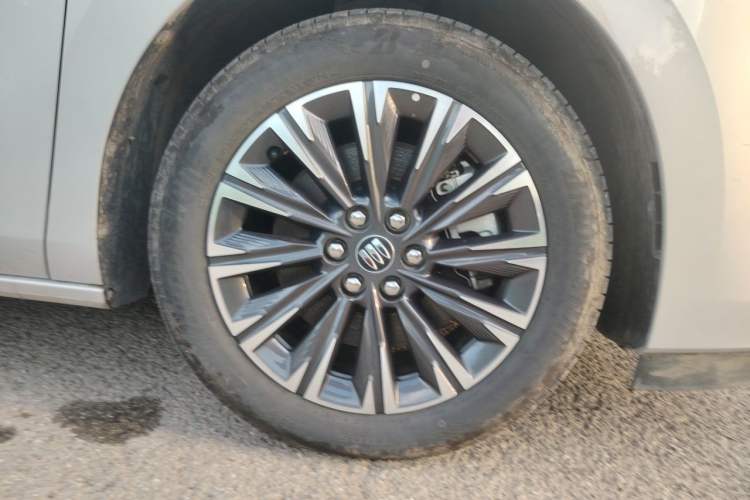 Used Buick GL8 2025 Lu Zun Smart Enjoyment Edition Right Front Wheel Hub