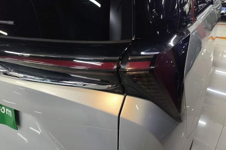 Used Buick GL8 2025 Lu Zun Deluxe Edition Right Rear Taillight