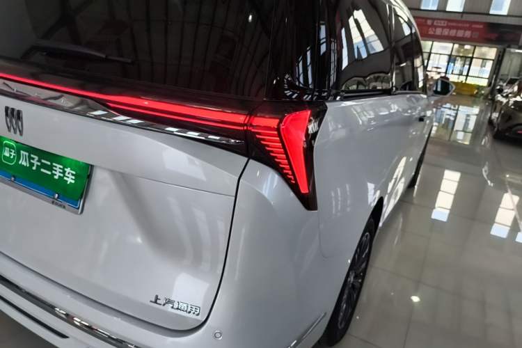 Used Buick GL8 2025 Lu Zun Deluxe Edition Right Rear Taillight