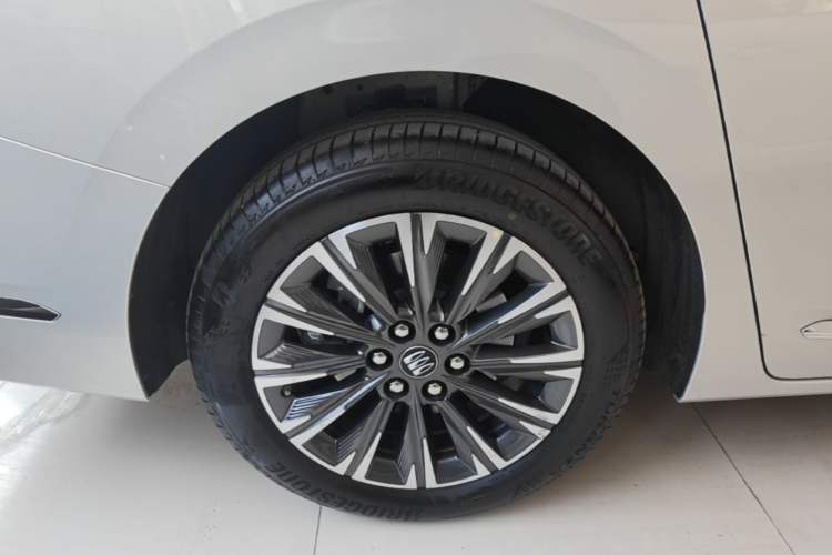 Used Buick GL8 2025 Lu Zun Smart Enjoyment Edition Right Rear Wheel Hub