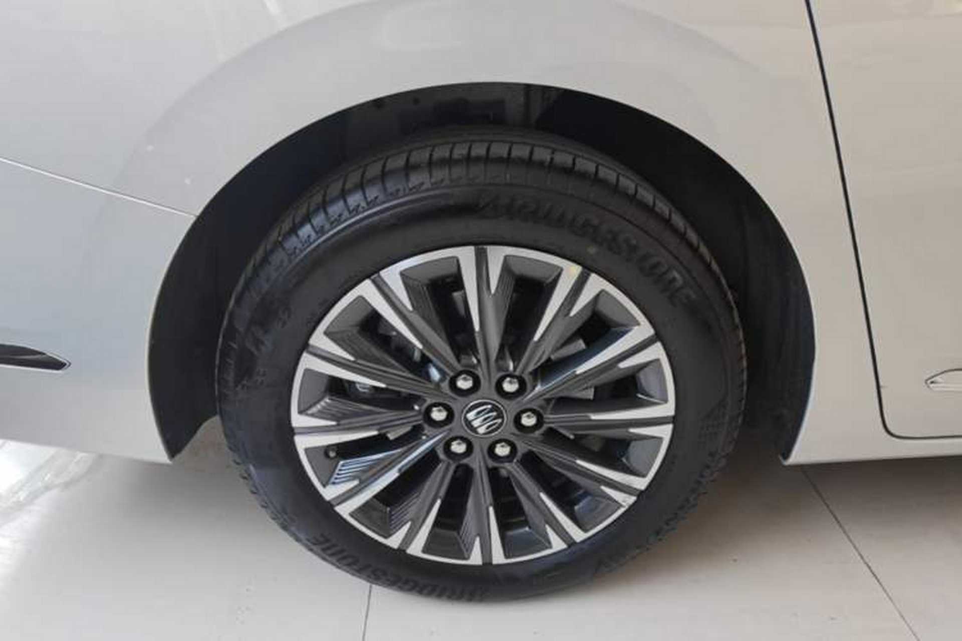 Used Buick GL8 2025 Lu Zun Smart Enjoyment Edition Right Rear Wheel Hub