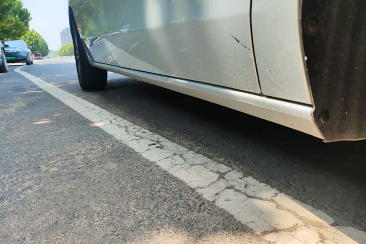 Used Buick GL8 2025 Model Land Cruiser Business Class Comfort DG Edition Right Side Sill
