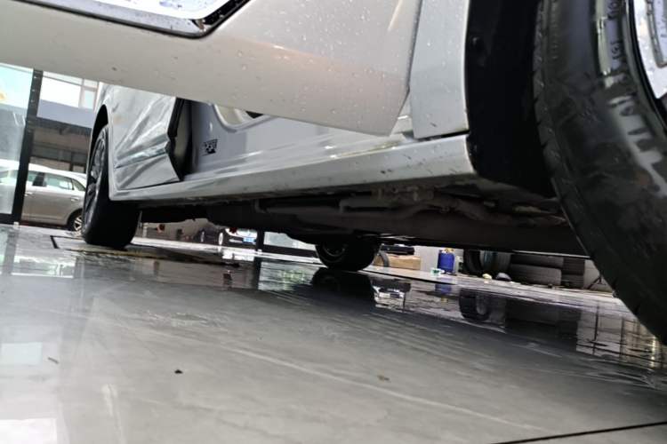 Used Buick GL8 2025 Lu Zun Deluxe Edition Right Side Sill