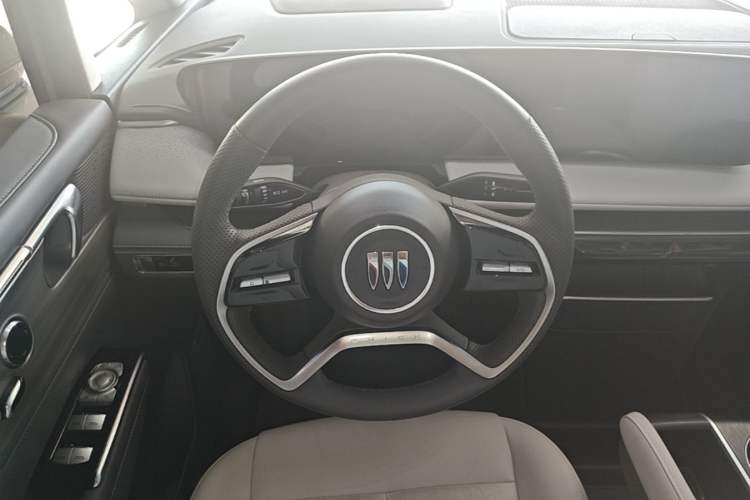 Used Buick GL8 2025 Lu Zun Deluxe Edition Steering Wheel