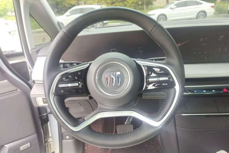 Used Buick GL8 2025 Lu Zun Deluxe Edition Steering Wheel