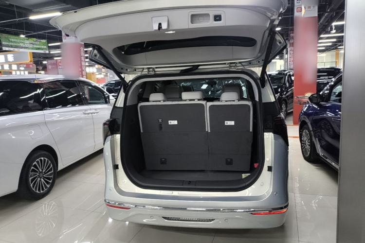 Used Buick GL8 2025 Lu Zun Deluxe Edition Trunk