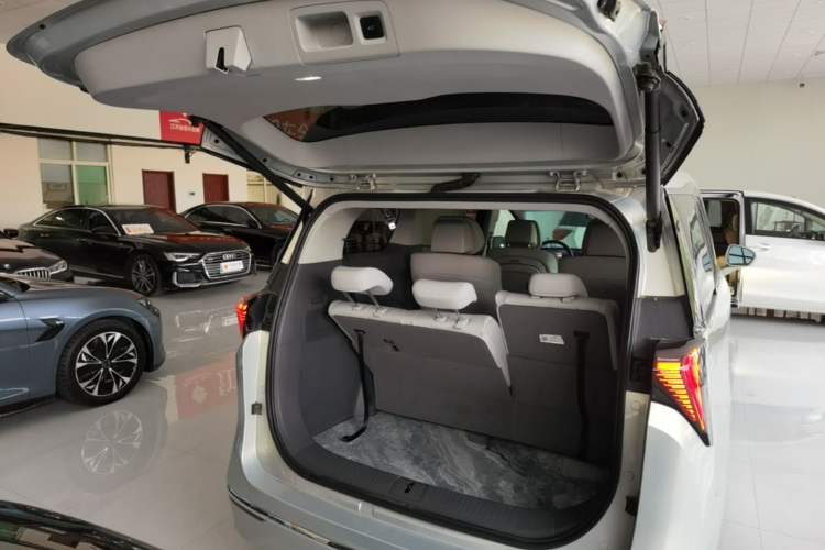Used Buick GL8 2025 Lu Zun Smart Enjoyment Edition Trunk