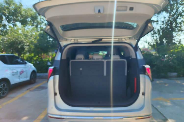 Used Buick GL8 2025 Lu Zun Deluxe Edition Trunk