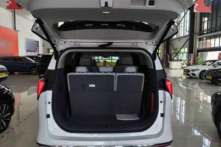 Used Buick GL8 2025 Lu Zun Deluxe Edition Trunk