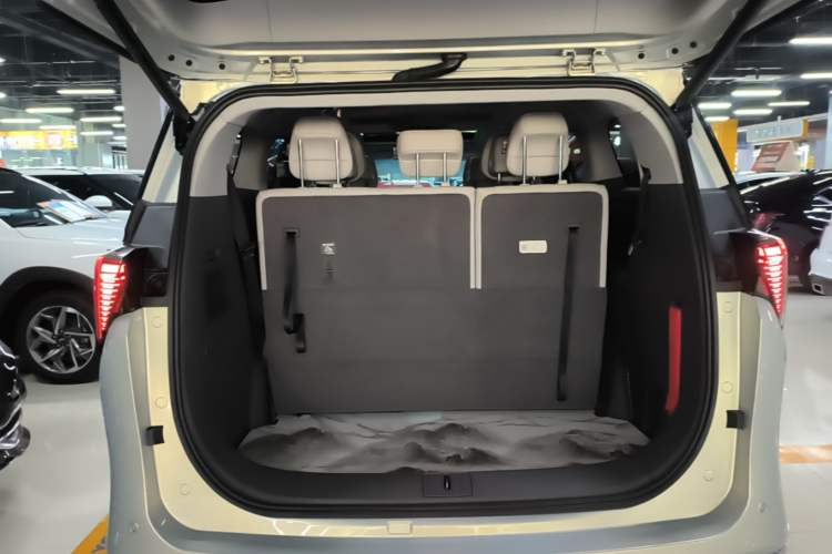 Used Buick GL8 2025 Lu Zun Smart Enjoyment Edition Trunk