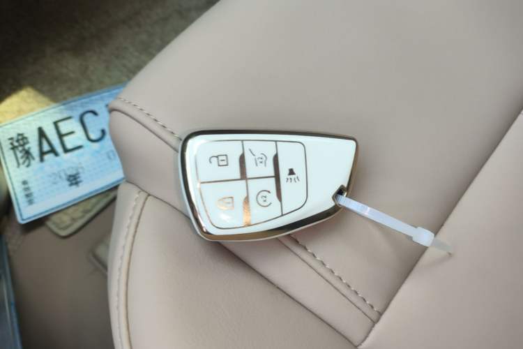 Used Buick GL8 2025 Model Land Cruiser Business Class Comfort DG Edition Vehicle Key
