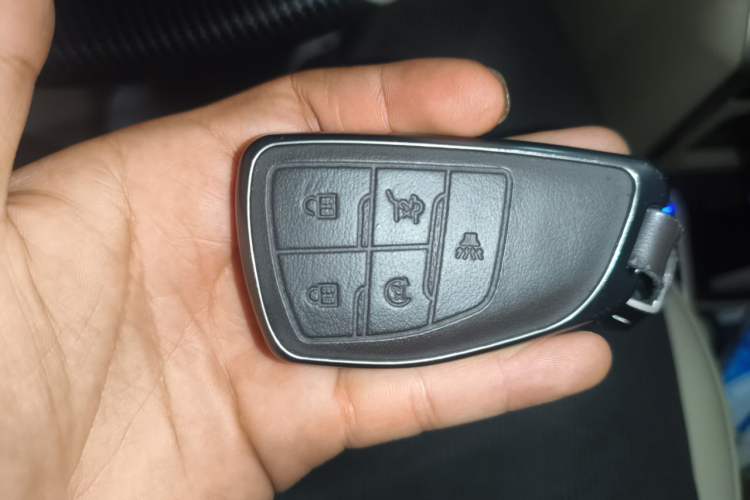Used Buick GL8 2025 Model Land Cruiser Business Class Comfort DG Edition Vehicle Key
