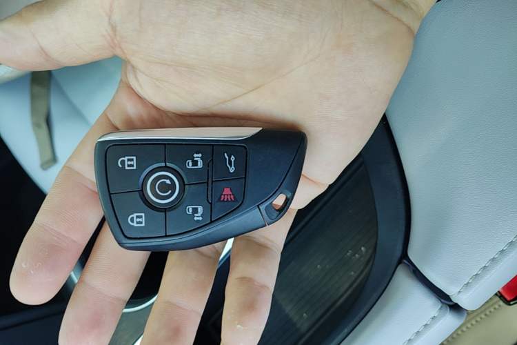 Used Buick GL8 2025 Lu Zun Deluxe Edition Vehicle Key