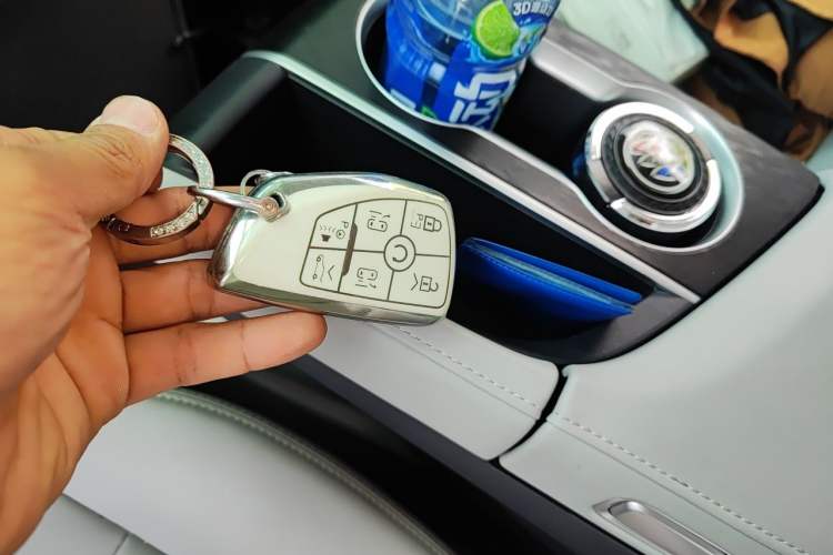 Used Buick GL8 2025 Lu Zun Deluxe Edition Vehicle Key