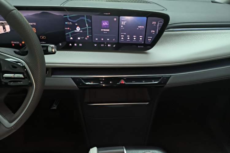 Used Buick GL8 2025 Lu Zun Deluxe Edition Audio And AC Panel