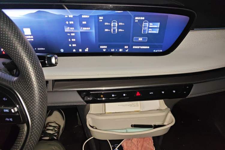 Used Buick GL8 2025 Lu Zun Deluxe Edition Audio And AC Panel
