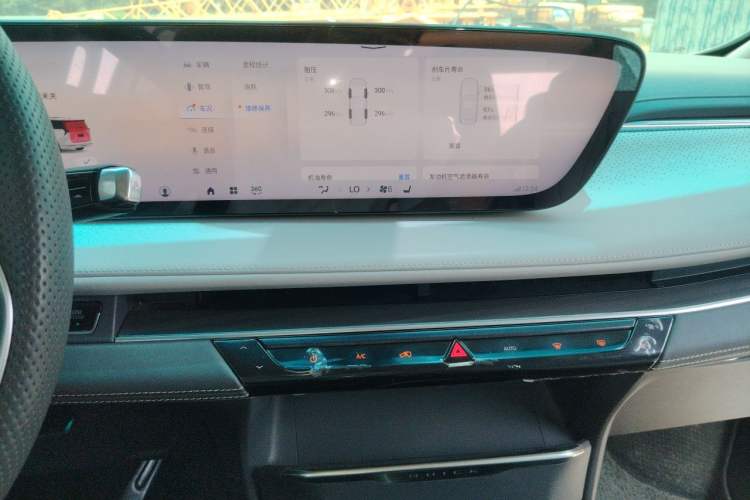 Used Buick GL8 2025 Lu Zun Smart Enjoyment Edition Audio And AC Panel