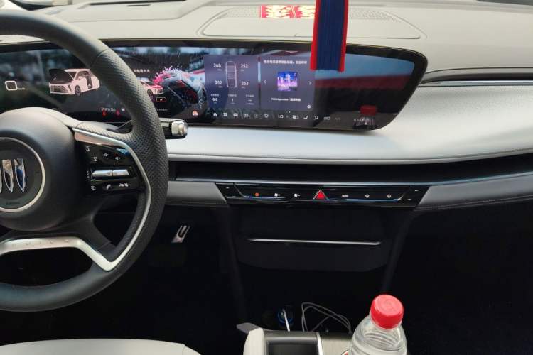 Used Buick GL8 2025 Lu Zun Deluxe Edition Audio And AC Panel