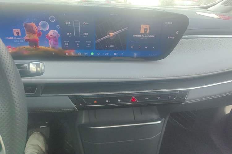 Used Buick GL8 2025 Lu Zun Deluxe Edition Audio And AC Panel