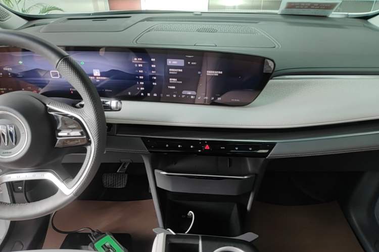 Used Buick GL8 2025 Lu Zun Deluxe Edition Audio And AC Panel