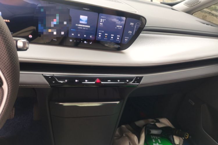 Used Buick GL8 2025 Lu Zun Deluxe Edition Audio And AC Panel