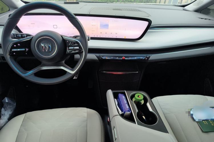 Used Buick GL8 2025 Lu Zun First Edition Center Console