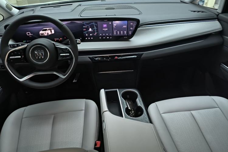 Used Buick GL8 2025 Lu Zun Deluxe Edition Center Console