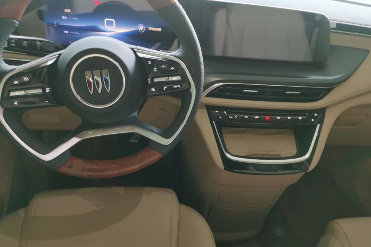 Used Buick GL8 2025 Model Land Executive Class First-Adoption Edition Center Console
