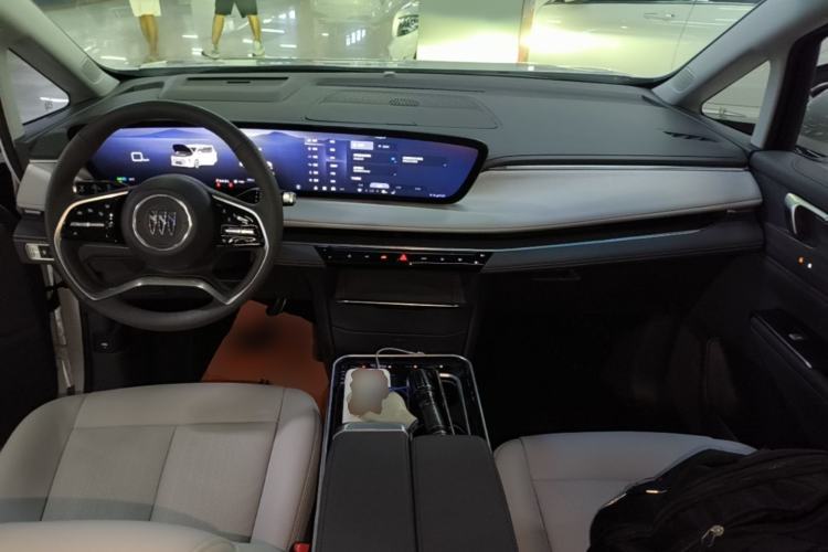 Used Buick GL8 2025 Lu Zun Smart Enjoyment Edition Center Console