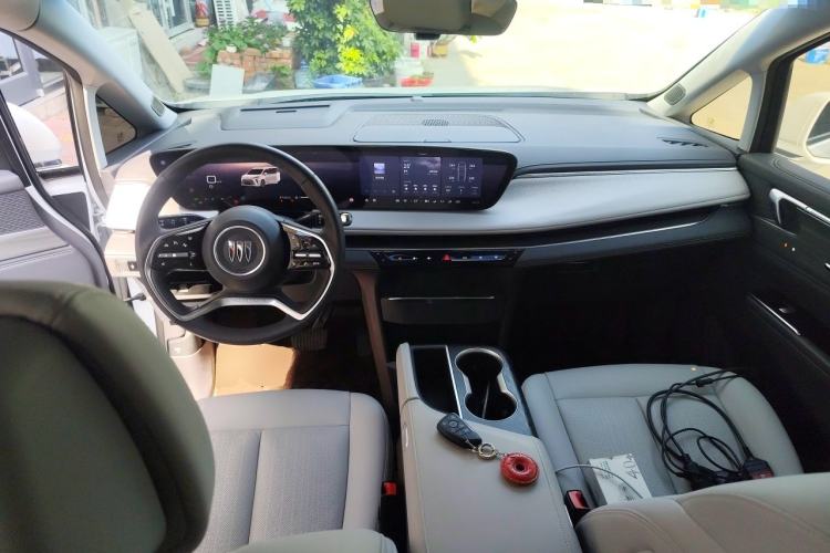 Used Buick GL8 2025 Lu Zun Deluxe Edition Center Console