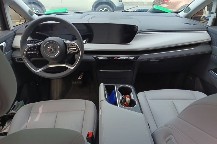 Used Buick GL8 2025 Lu Zun Deluxe Edition Center Console