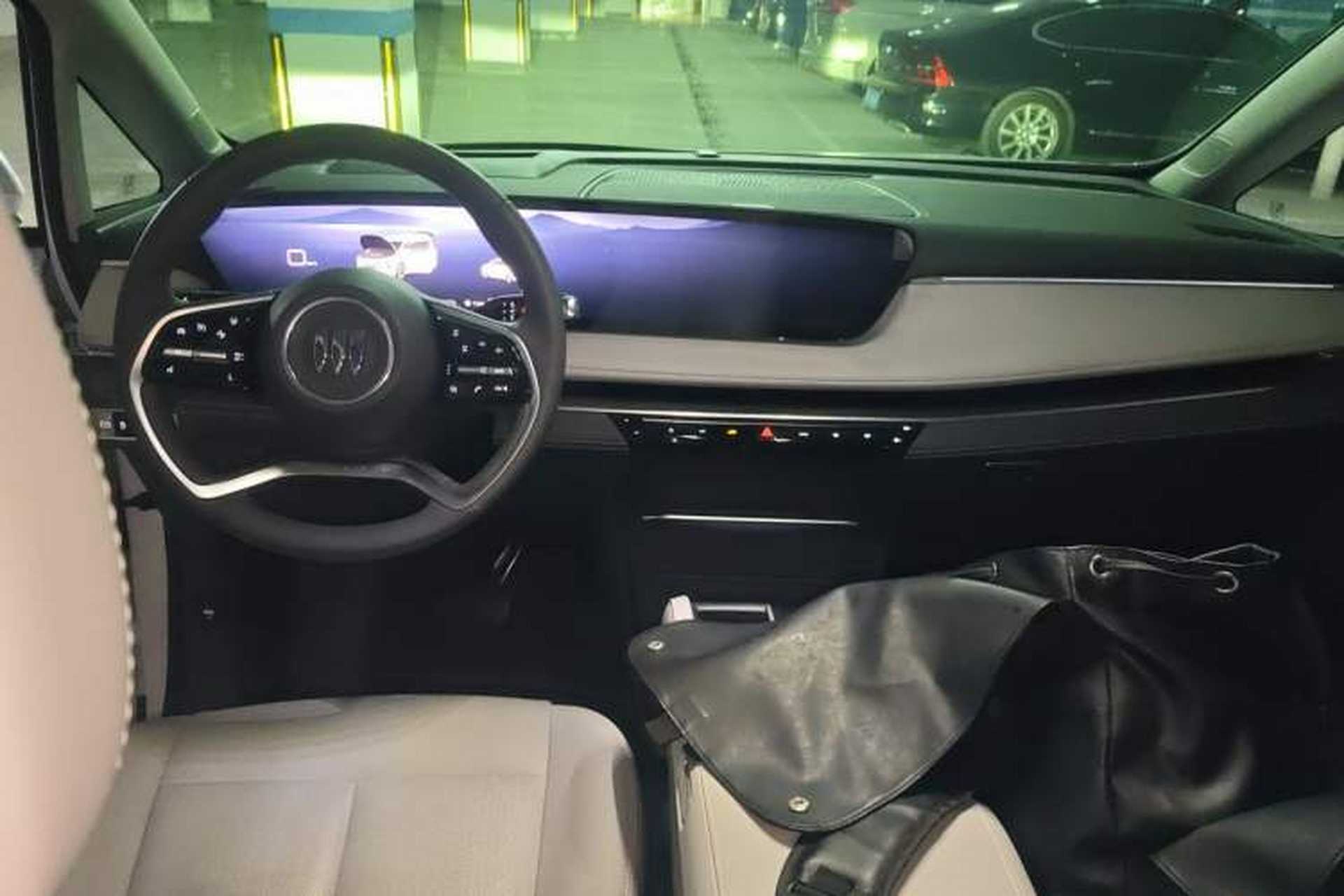 Used Buick GL8 2025 Lu Zun Smart Enjoyment Edition Center Console
