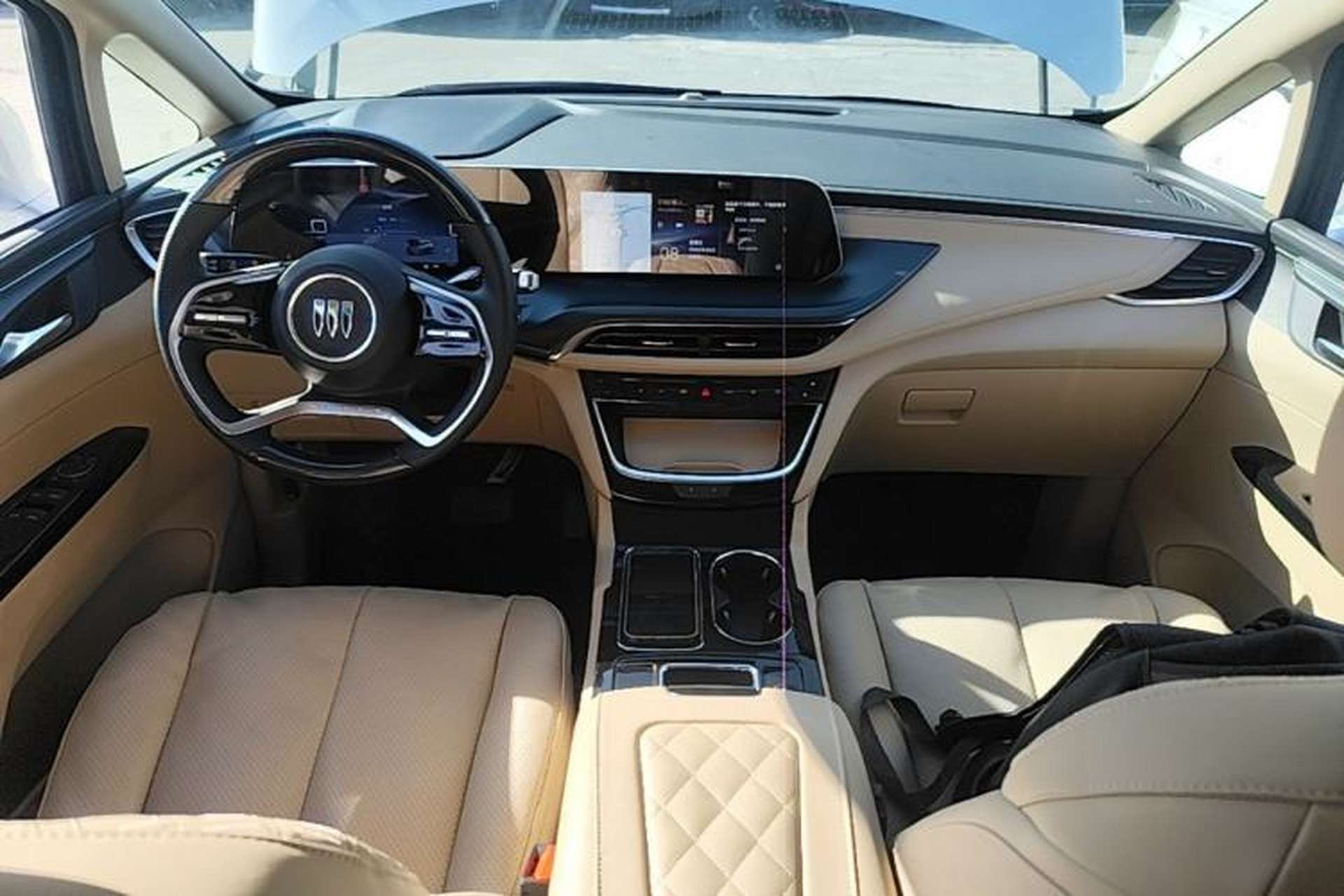 Used Buick GL8 2025 Model Land Executive Class First-Adoption Edition Center Console