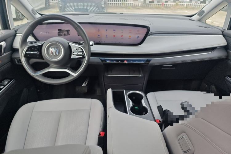 Used Buick GL8 2025 Lu Zun Deluxe Edition Center Console